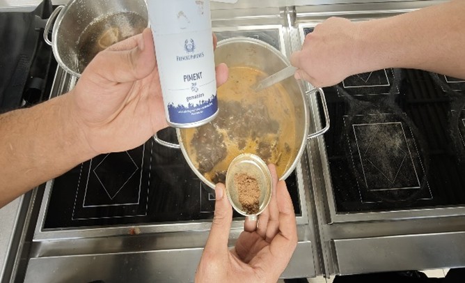 Step by Step – so gelingt Wildrahmsuppe mit Ravioli